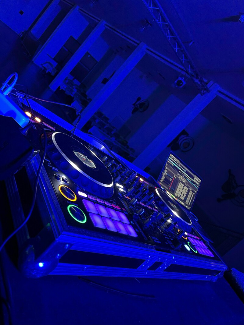 DJ Controller